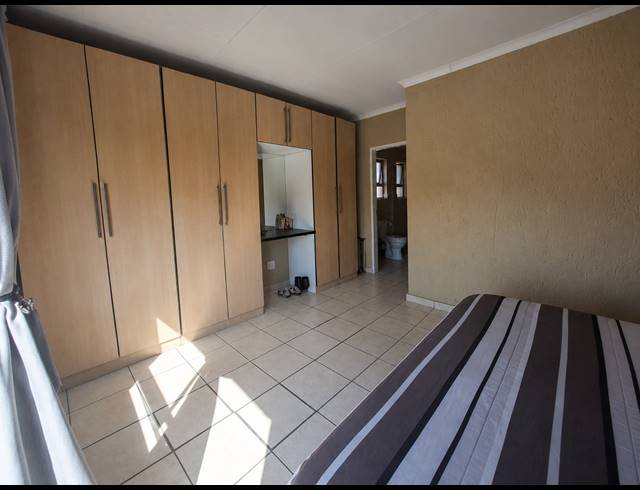 2 BEDROOM FLAT FOR SALE IN THREE RIVERS